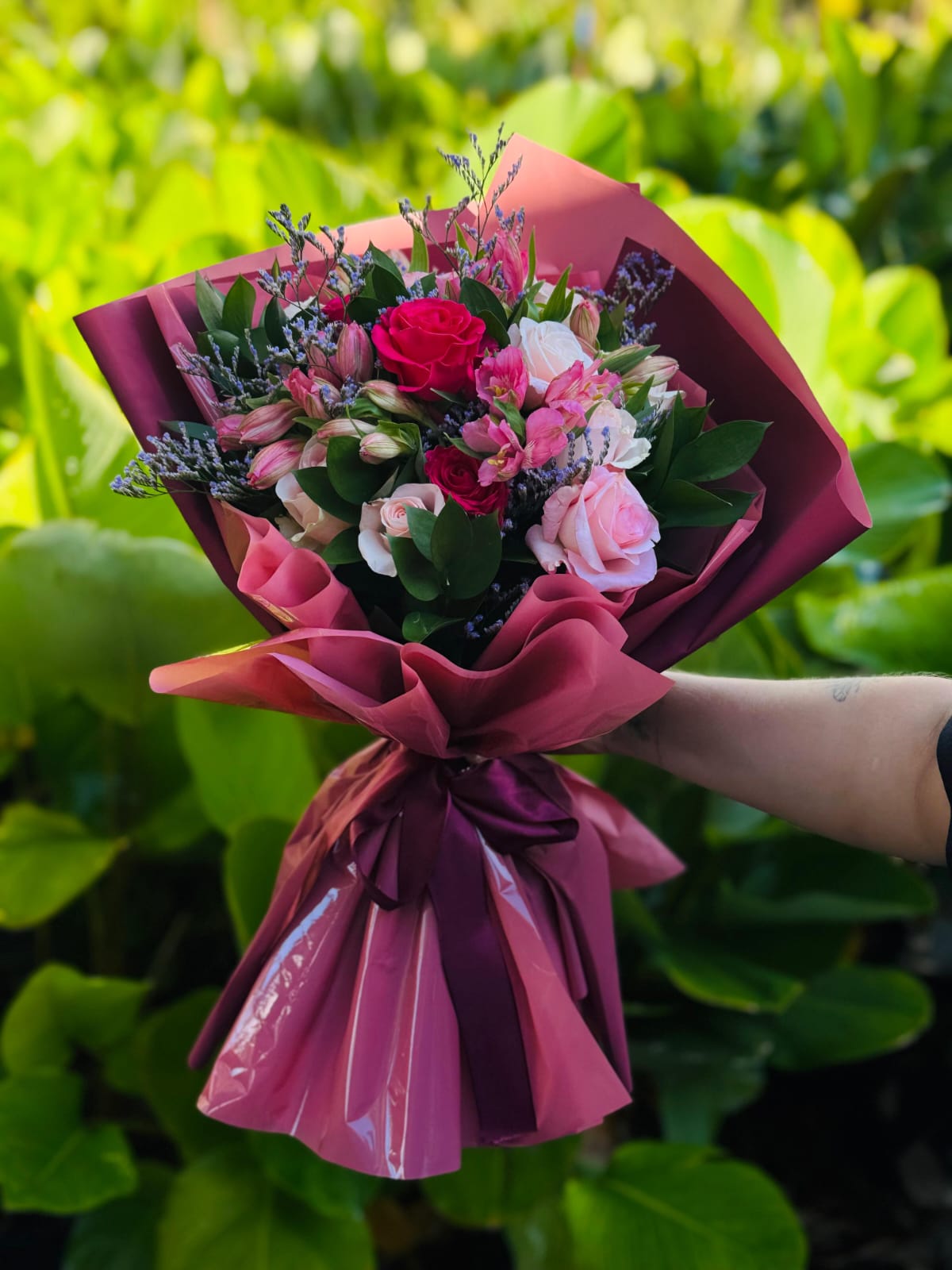 Buquê de Rosa com Altromelia